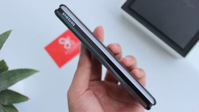 Thiết kế cạnh viền 007Win nhà cái Galaxy Fold khá sang trọng
