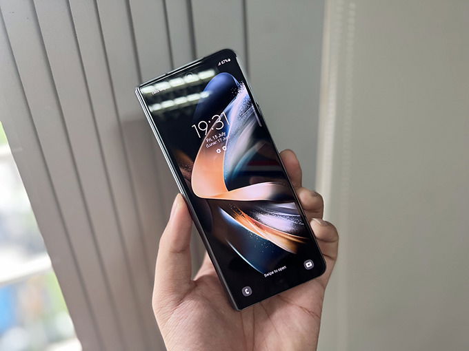 Màn hình phụ Galaxy Z Fold 4 vẫn có tần số quét 120Hz