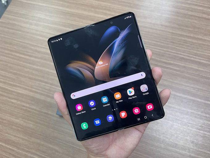 Màn hình Galaxy Z Fold4 linh hoạt và tiện lợi hơn 