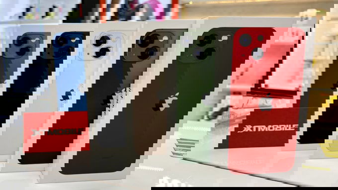iPhone 13 hoàn thiện mặt lưng bằng kính, khung nhôm chắc chắn