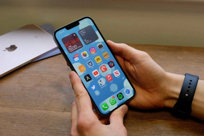 iPhone 14 512GB được trang bị tấm nền OLED LTPO