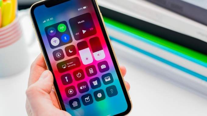Cài đặt độ sáng trên iPhone cũng khiến App 007Win hỗ trợ đa dạng nền tảng iPhone tối
