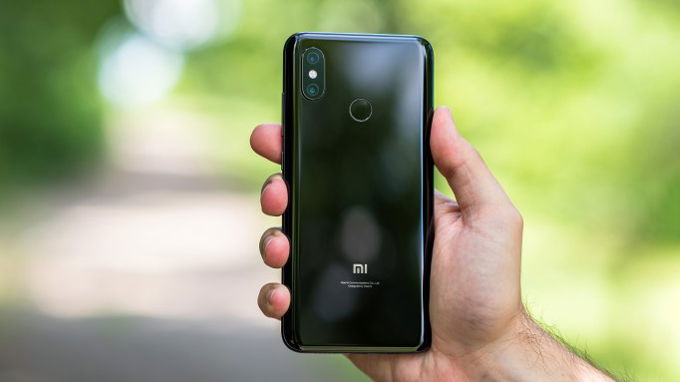 xiaomi-mi-8-6gb-so-huu-mat-lung-kinh-bong-bay-xtmobile