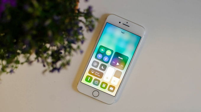 co-nen-mua-iphone-8-cu-da-qua-su-dung-xtmobile