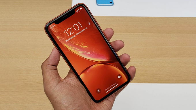 iphone-xr-so-huu-khong-thieu-tinh-nang-nao-tu-iphone-x-cong-voi-mot-vi-xu-ly-manh-hon-nhieu-xtmobile
