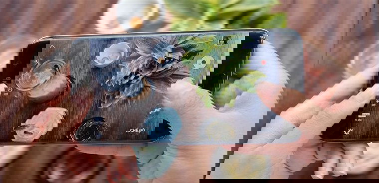 trai-nghiem-giai-tri-choi-game-voi-man-hinh-tran-vien-hua-hen-se-rat-thu-vi-xtmobile