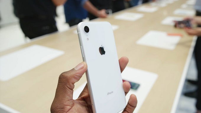 trang-iphone-xr-xtmobile_1