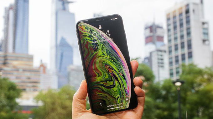 iphone-xs-max-ban-hai-sim-nano-rat-dang-duoc-san-don-o-thoi-diem-hien-tai-xtmobile