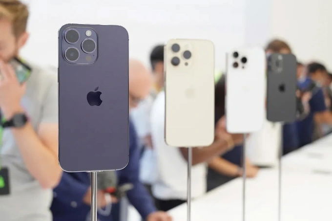 So sánh chi tiết iPhone 14 Pro Max và Galaxy Z Fold 4