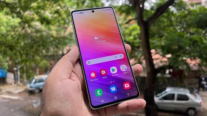 So sánh chi tiết 007Win nhà cái Galaxy A73 và Google Pixel 6a: Màn hình