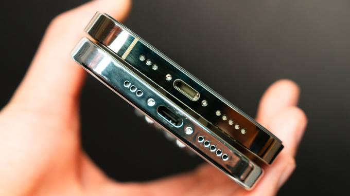 iPhone 15 Pro sẽ dày hơn nhưng lại nhẹ hơn iPhone 14 Pro