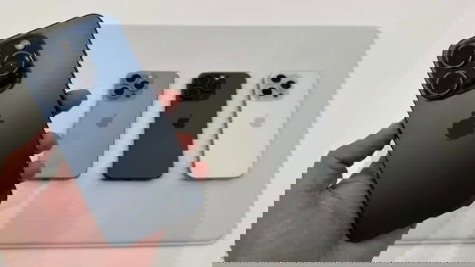 So sánh tùy chọn màu sắc iPhone 15 Pro và 15 Pro Max