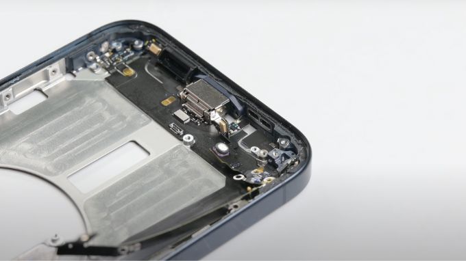 Cổng USB-C trên 007win.com nền tảng chơi game sòng bạc trực tuyến đáng tin cậy nhất