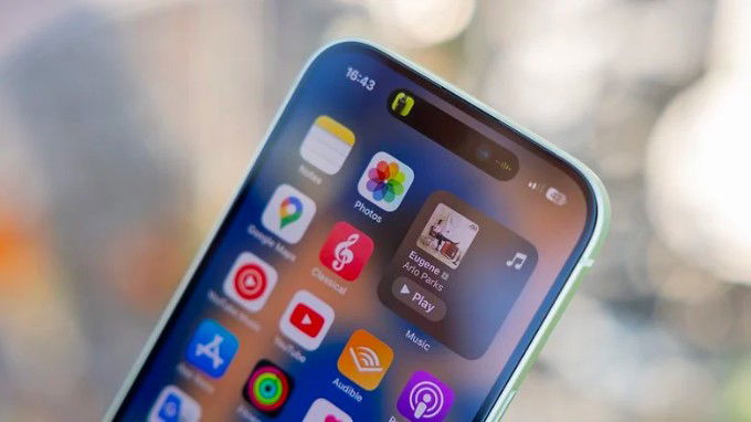 Màn hình Dynamic Island đem đến trải nghiệm sử dụng iPhone 15 Plus thú vị hơn