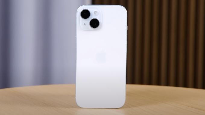 iPhone 15 có thiết kế mặt lưng nhám