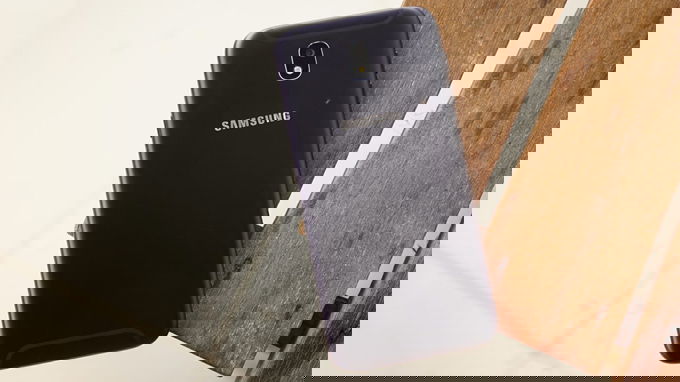 Galaxy-J7-Pro-gia-chi-hon-6-trieu-XTMobile