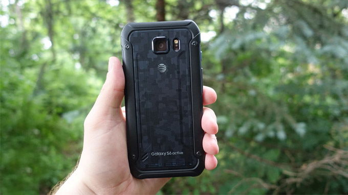Galaxy-s6-active-mang-ve-ngoai-cung-cap-khoe-khoan-XTMobile