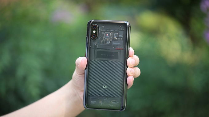 back-mi-8-explorer-edition-xtmobile