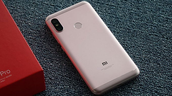 mat-lung-redmi-6-pro-xtmobile