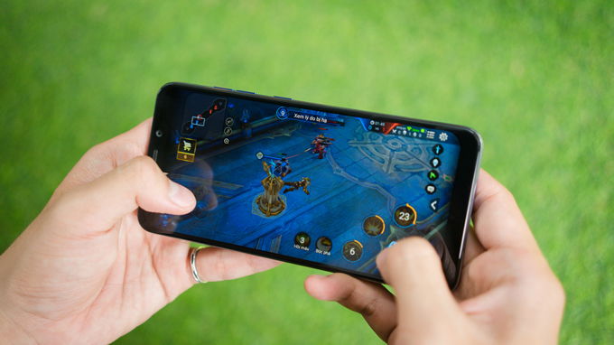 Xiaomi Pocophone F1 được lựa chọn nhờ cấu hình mạnh mẽ