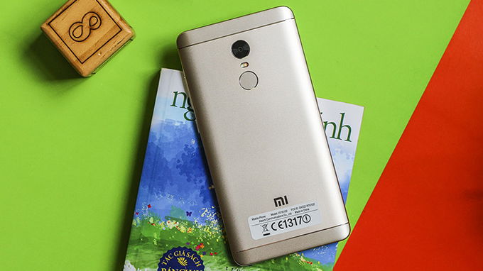 Nguoi-dung-thoai-mai-trai-nghiem-tren-Mi-Note-4-xtmobile