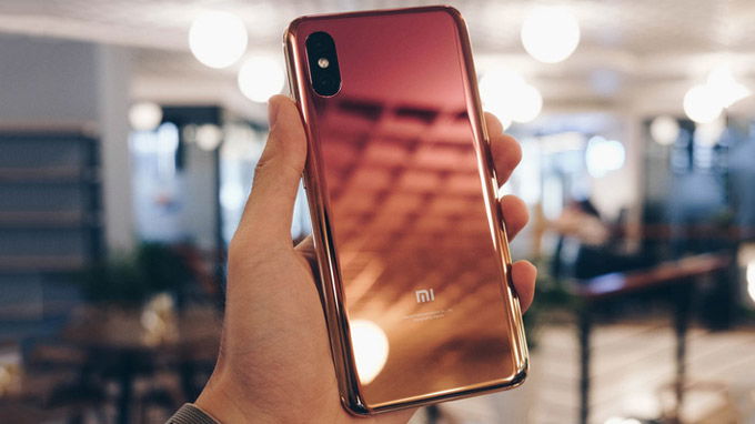 Ca-hai-smartphone-đeu-so-huu-cum-camera-kep-phia-sau-xtmobile