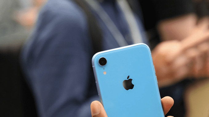 iphone-xr-so-huu-cac-tinh-nang-khong-thua-kem-dong-xs-xtmobile