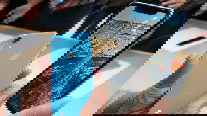 xs-dan-mua-khi-xr-len-ke-xtmobile
