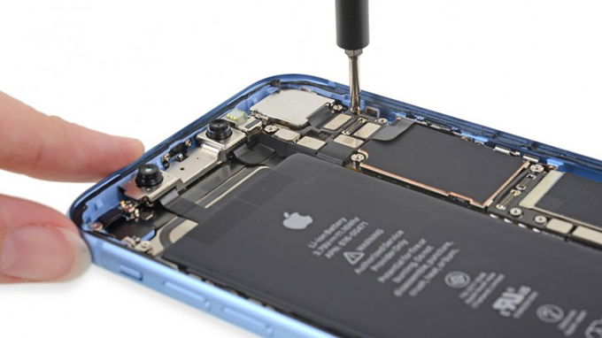 sua-chua-iphone-xr-xtmobile