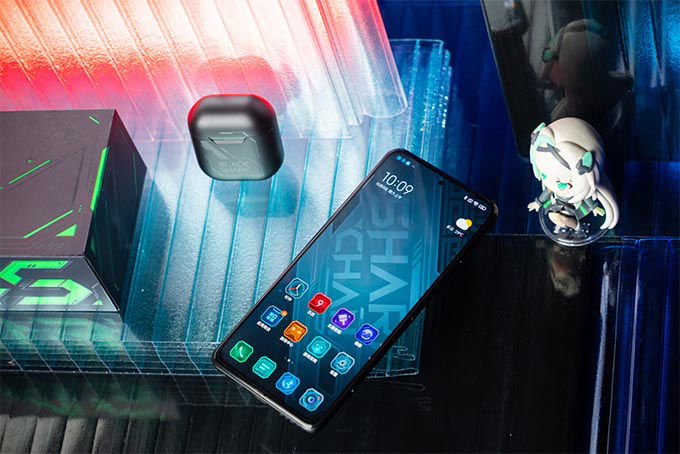 Màn hình Black Shark 4S mang đến chất lượng hiển thị tốt, trải nghiệm mượt mà