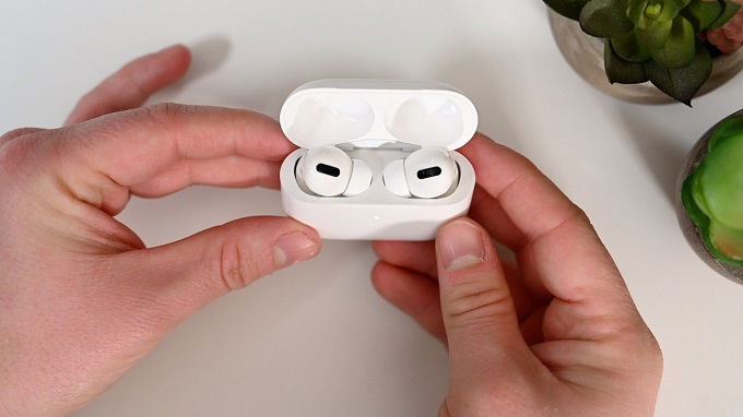 AirPods Pro mới có giá bán không đổi so với phiên bản cũ là  5.7 triệu đồng