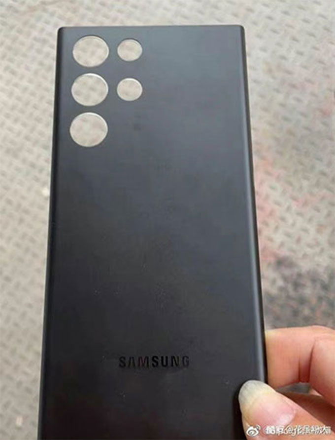 Ảnh thực tế Galaxy S22 Ultra lộ diện, xác nhận thiết kế camera 'giọt nước'