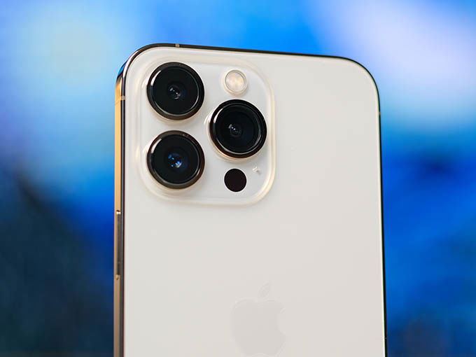 Camera trên iPhone 13 Pro hay iPhone 12 Pro Max đều đáp ứng tốt nhu cầu chụp ảnh