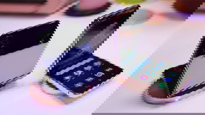 Galaxy Z Flip 4 có độ bền khá ấn tượng
