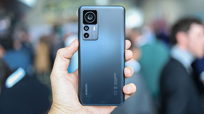 So sánh chi tiết iPhone 14 Pro Max và Xiaomi 12T Pro: Máy ảnh