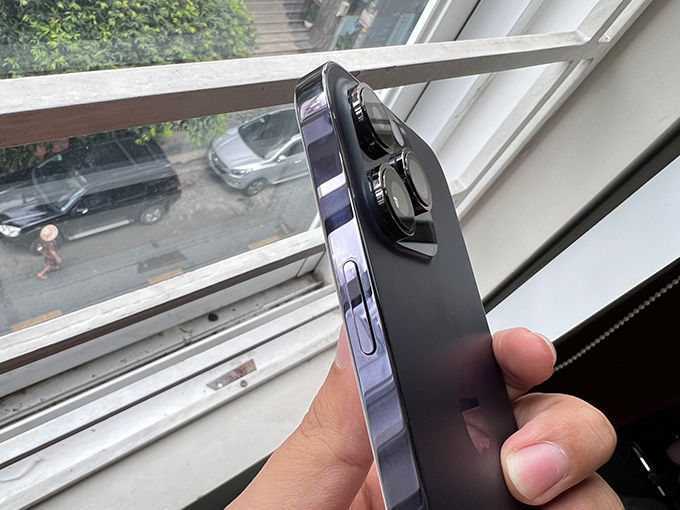 So sánh chi tiết iPhone 14 Pro Max và Xiaomi 12T Pro: Thiết kế