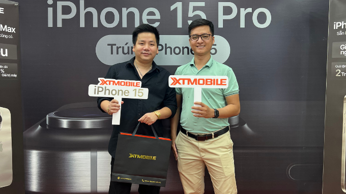 Youtuber Khoa Pug mua iPhone 15