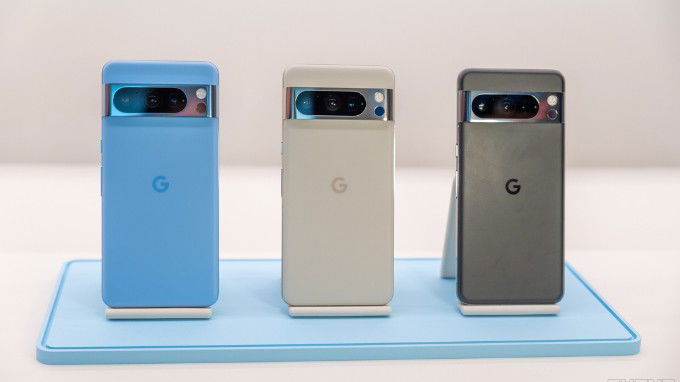 Google Pixel 8 Pro với 3 tùy chọn màu