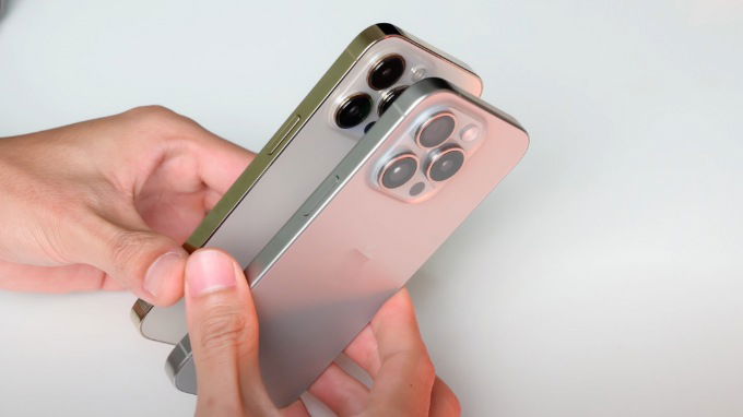 Kích thước iPhone 15 Pro dày hơn một chút so với iPhone 13 Pro