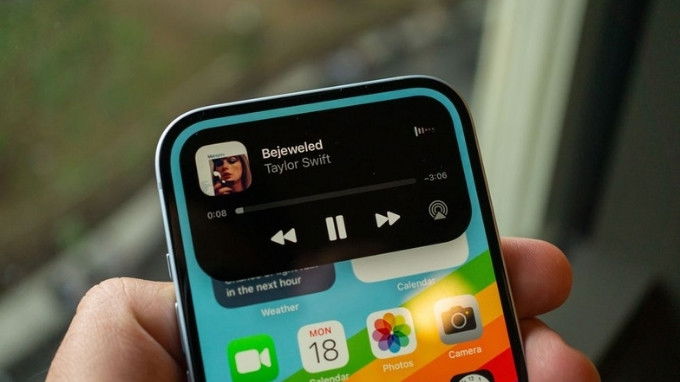 Màn hình Dynamic Island trên iPhone 15