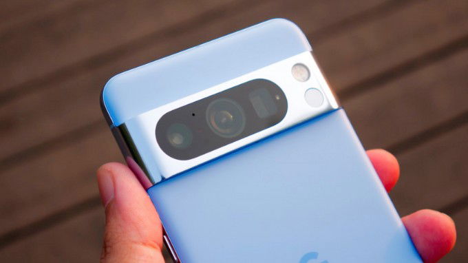 Cụm camera trên Google Pixel 8 Pro