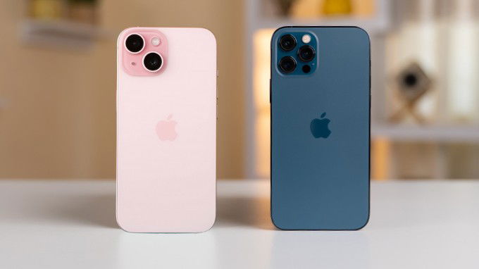 Ngoại hình của hai thiết bị tương đối khác biệt
