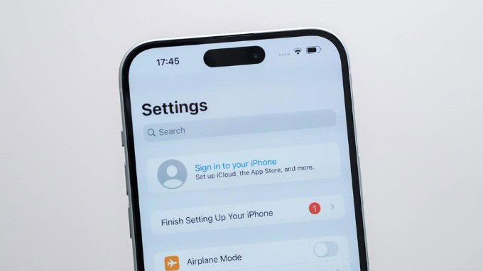 Màn hình Dynamic Island trên iPhone 15 Plus