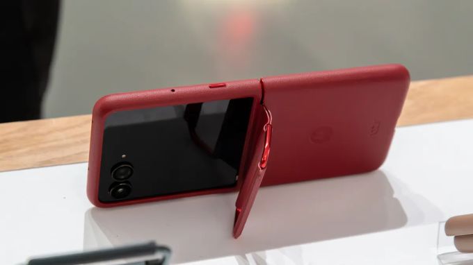 Camera Motorola Razr Ultra 2025 