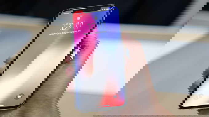 iPhone_X-dau-tien-doc-ban-voi-muc-gia-68-trieu-XTMobile