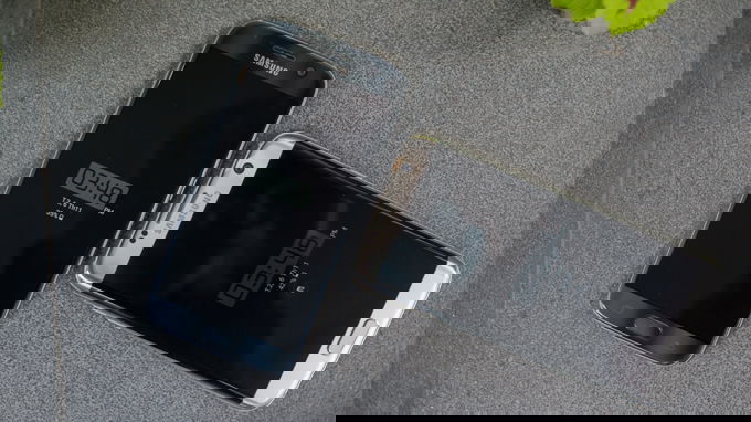Galaxy-s7-va-S7-edge-deu-duoc-lam-bang-man-kinh-nhay-XTMobile