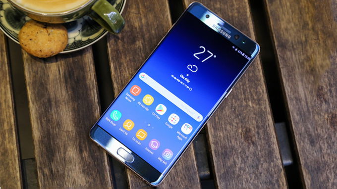 Galaxy-Note-FE-sang-trong-tu-ben-ngoai-manh-me-tu-ben-trong-XTMobile