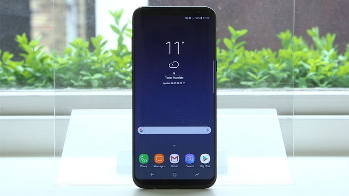 Gaaalxy-S8-plus-so-huu-thiet-ke-dep-mat-XTMobile