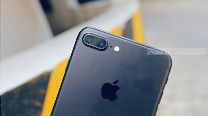 iPhone 7 Plus 32 GB Quốc tế cũđược trang bị cụm camera kép ở lưng