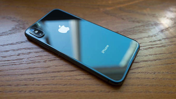 Thiế kế iPhone X phù hợp cho cả nam và nữ
